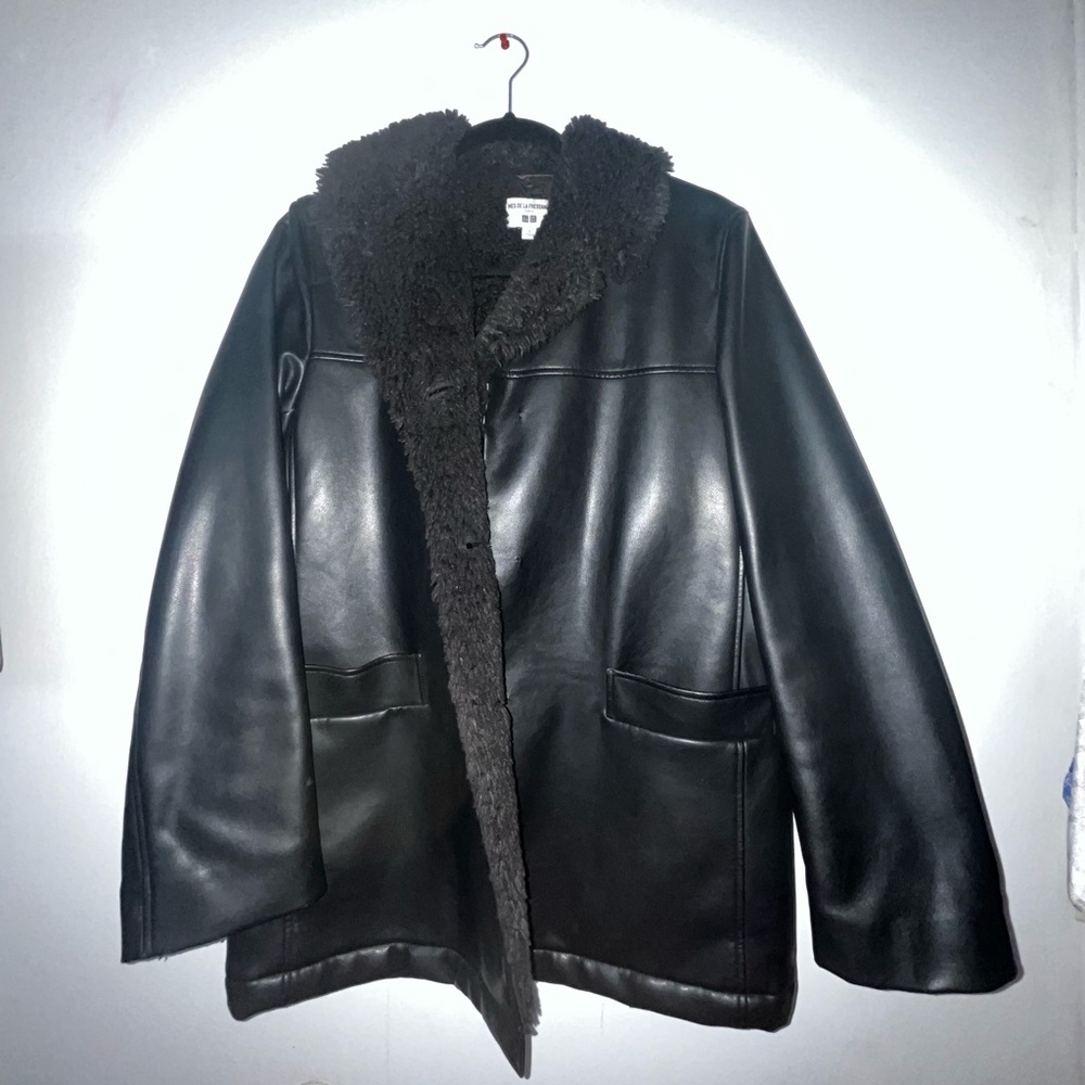 UNIQLO BLACK LEATHER JACKET SMALL
